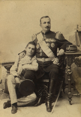 g20 Jovan Miskovic sa sinom Vojinom oko 1892.jpg